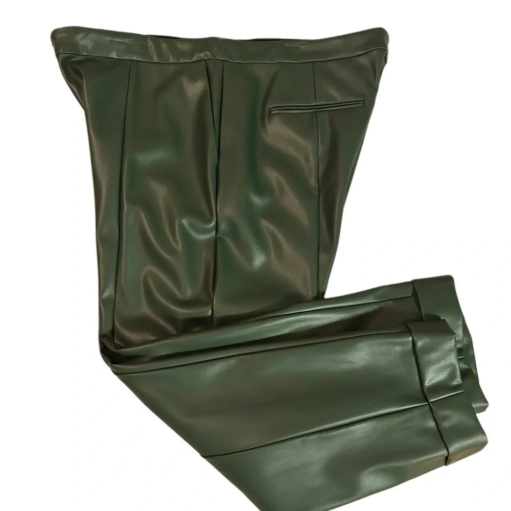 Ann Taylor Olive Green Cropped Pants - Picture 2 of 5